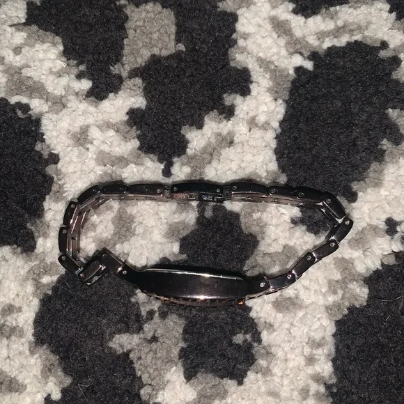 Anne Klein watch. - Picture 4 of 4